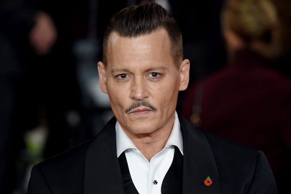 Fantastic Beasts director attempts to defend controversial Johnny Depp ...