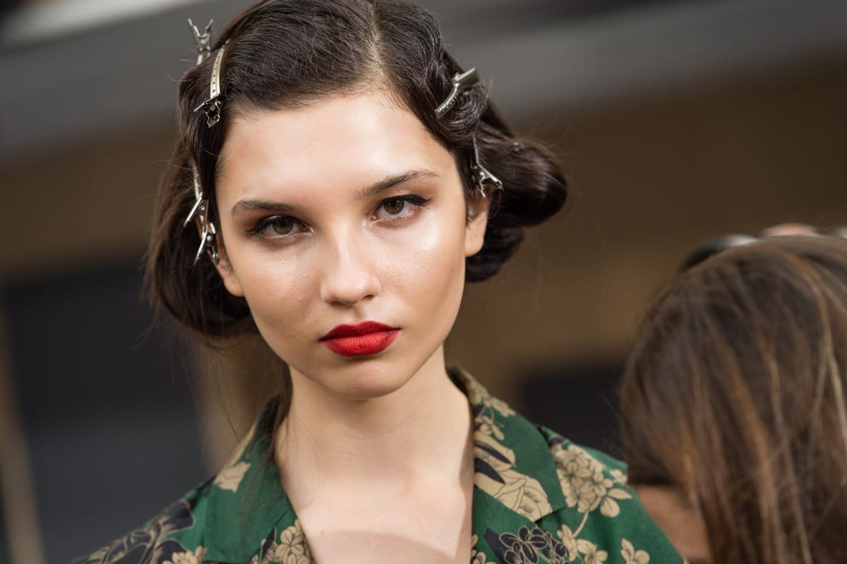 LFW Retro finger  waves  are about to take over your Instagram