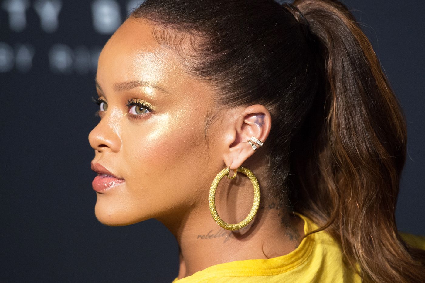 rihanna highlighter