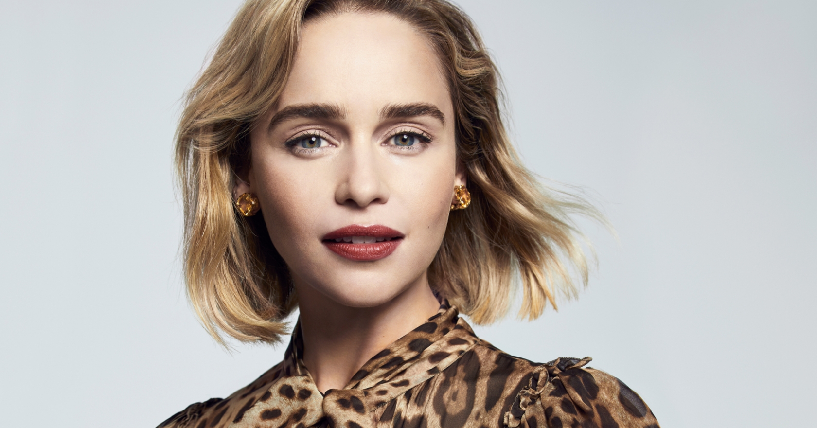 pub dolce gabbana emilia clarke blonde