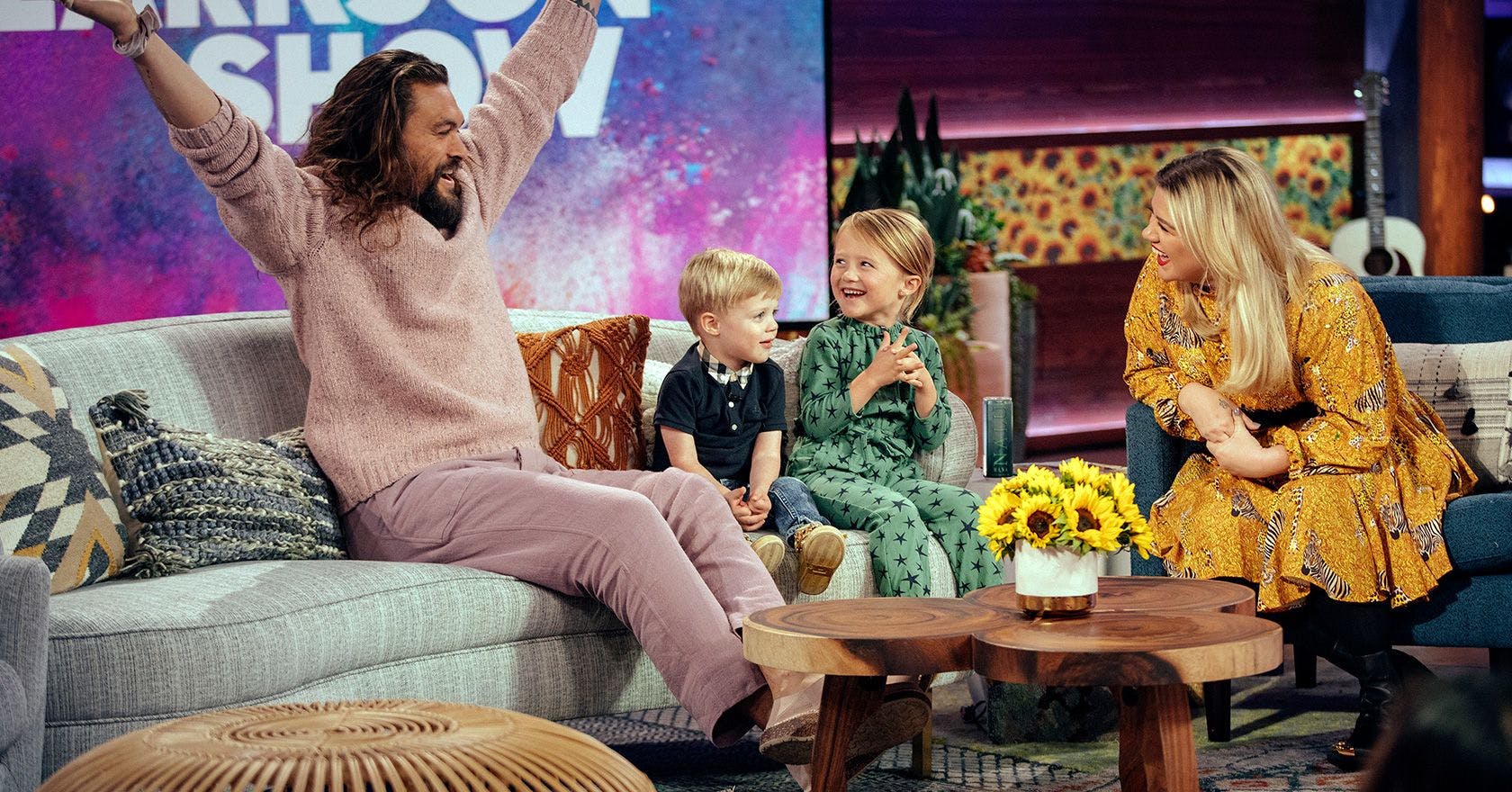 Kelly Clarkson’s kids interviewed Jason Momoa, and it’s so