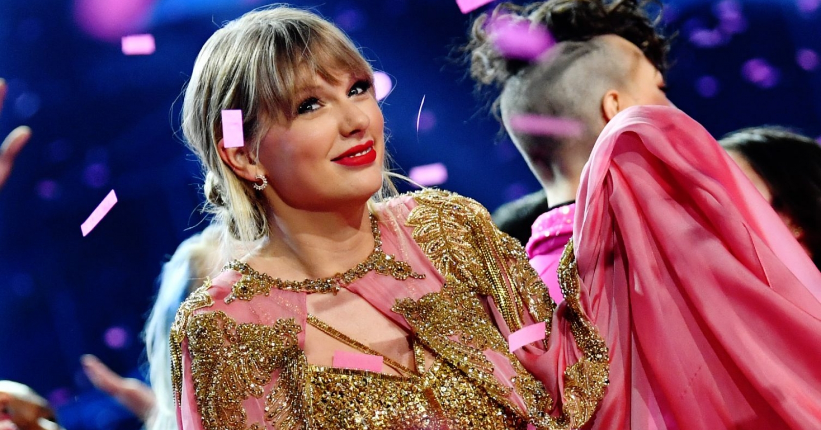 Listen To Taylor Swift's New Christmas Song