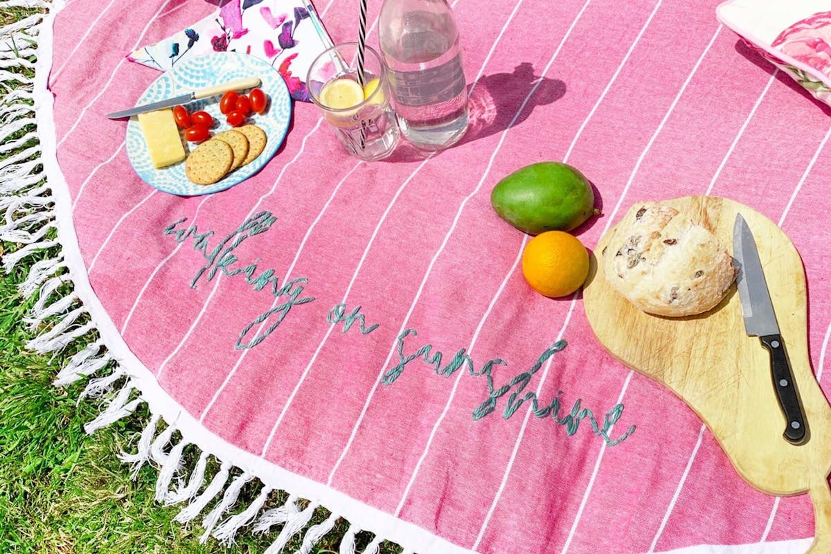 Best picnic accessories for summer 2021