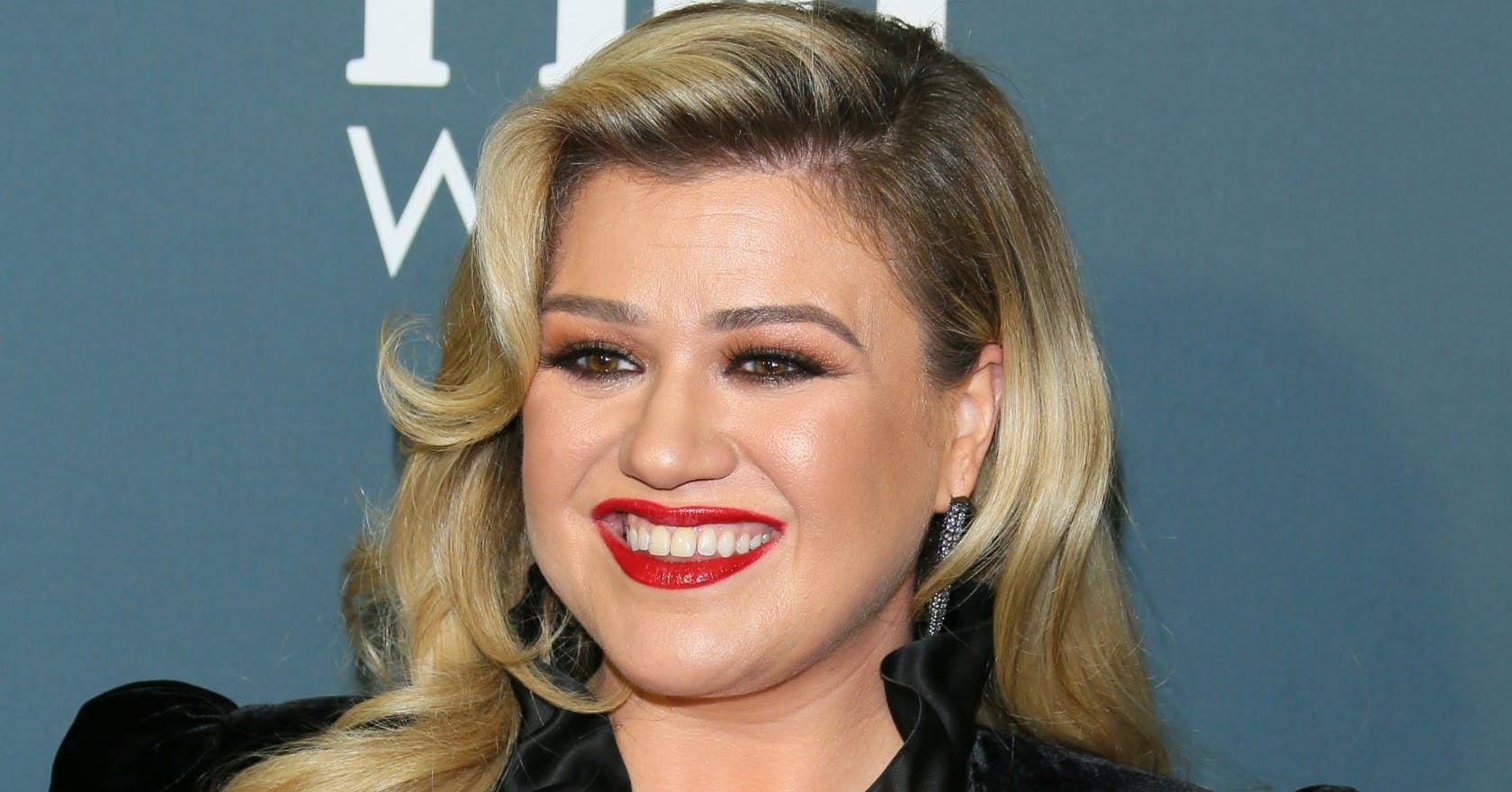 Kelly Clarkson shares the reality of family therapy after ...