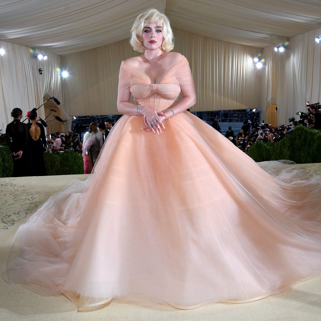 billie eilish met gala oscar de la renta