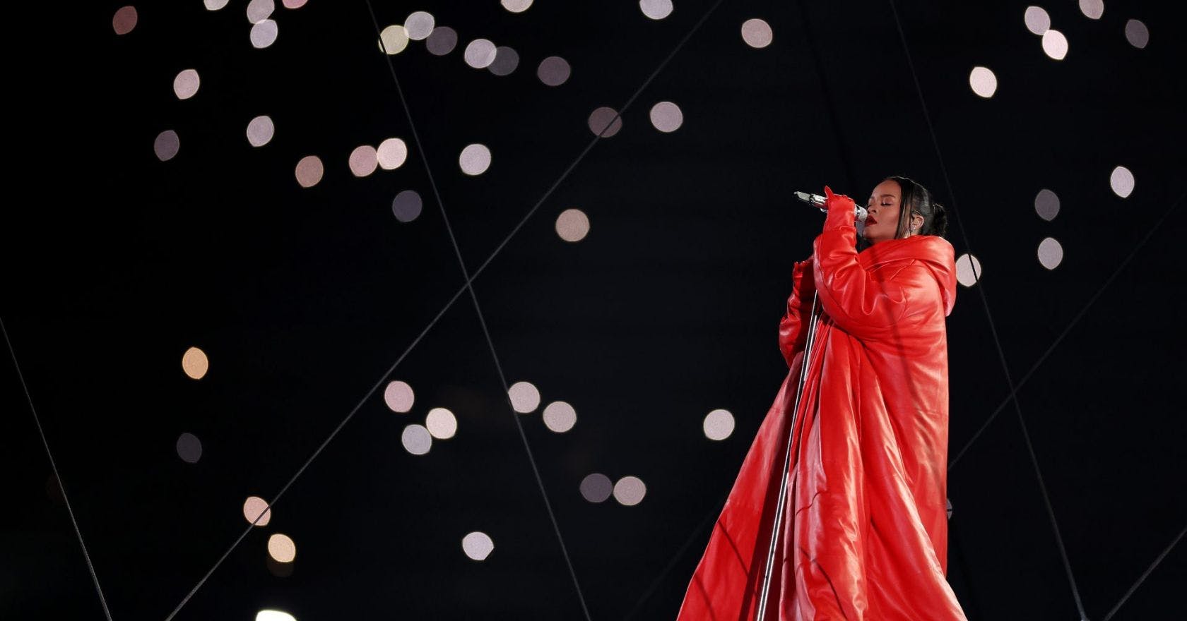 Rihanna's scarlet Super Bowl outfit paid tribute to a late fashion icon ...